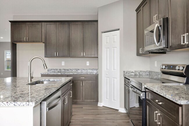 Building Photo - 5137 Sofia Cir