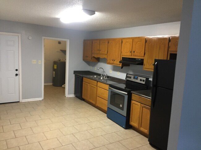 Building Photo - 6448 Rockford Dr