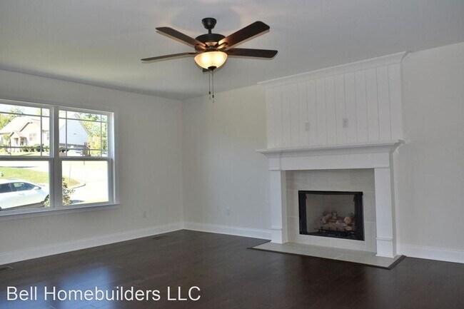 Building Photo - 3 br, 3 bath House - 595 Hatch Trail