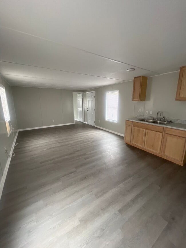 Foto del edificio - 3204 Lyons Center Rd