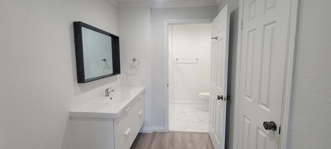 Foto del edificio - Welcome to our stunning 1-bedroom, 1.5-bat...