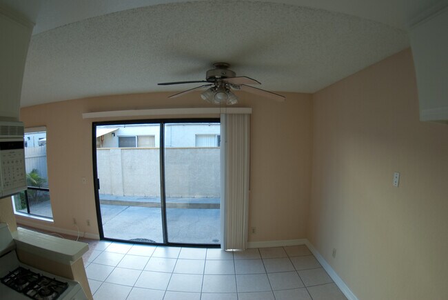 Building Photo - 408 Clay Ave