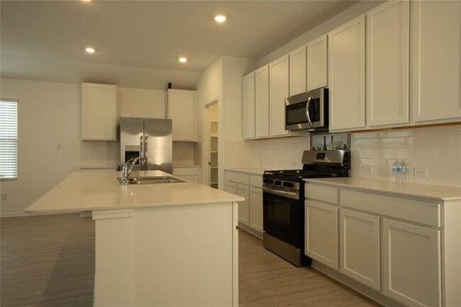 Building Photo - 105 Carmello