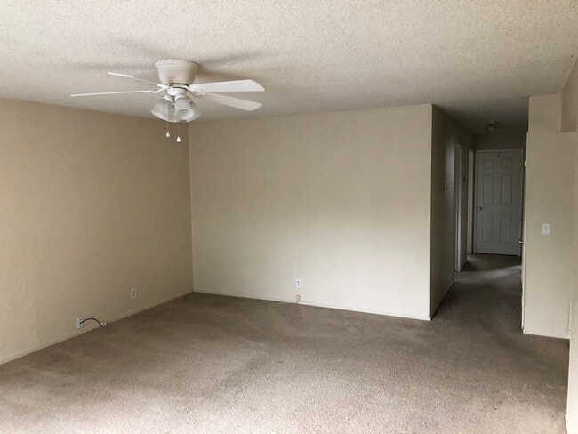 Foto del edificio - Lovely 3 bedroom/2 bathroom home in East Davis -$500 OFF FIRST MONTH'S RENT!!!