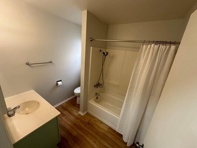 Foto del edificio - 4604 Zuni Rd SE