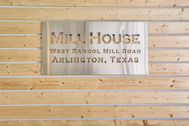 Building Photo - 1305 W Randol Mill Rd