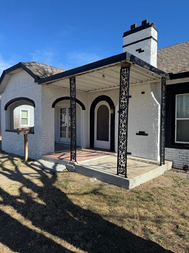 Building Photo - Cottage Style Home!!!ADORABLE