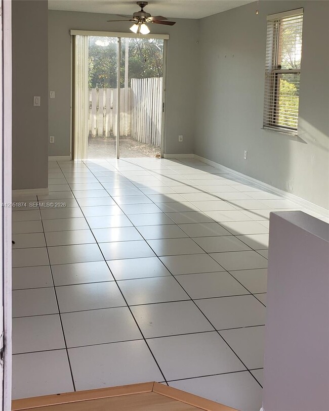 Foto del edificio - 2398 NW 162nd Way
