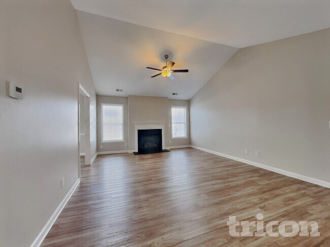 Foto del edificio - 1617 Faircrest Ln