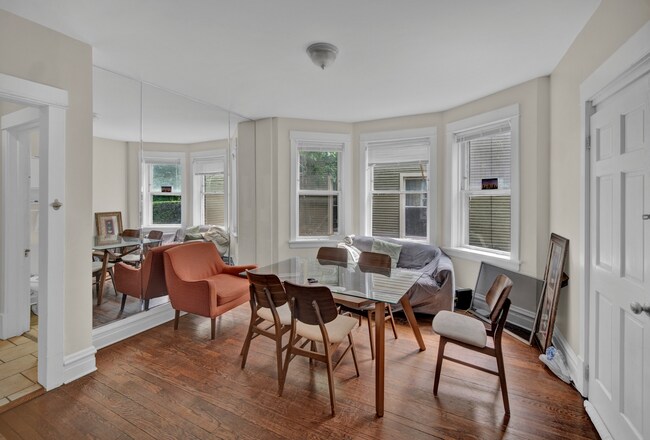 Foto del edificio - 1029 Garnett Pl