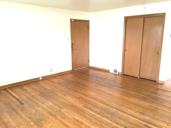 Foto del edificio - 10350 Milford St