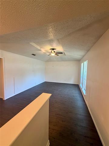 Building Photo - 106 N W Pk Dr