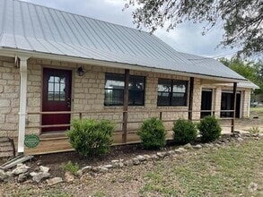 Building Photo - 260 Hilltop Dr