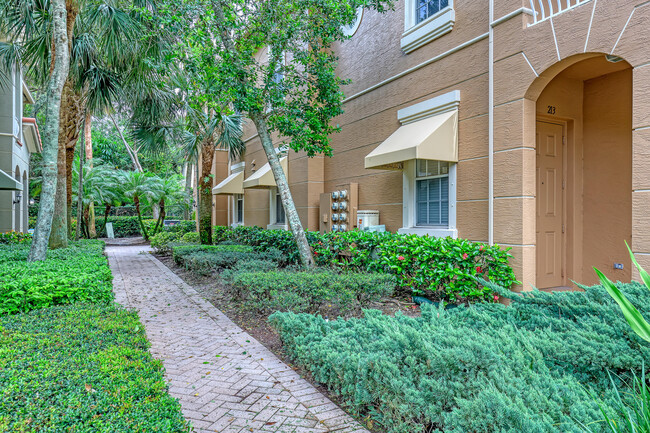Building Photo - 4851 Bonsai Cir