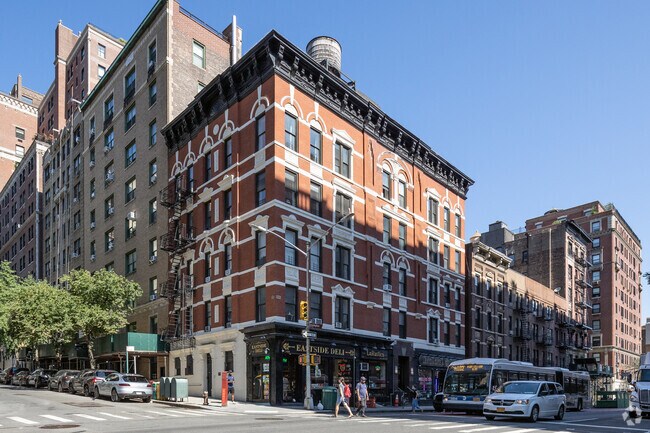 Building Photo - Landmark