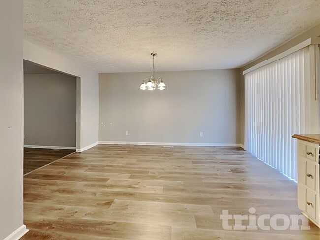 Building Photo - 5577 Mountain Park Way