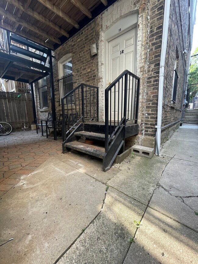 Foto del edificio - 2240 W Palmer St