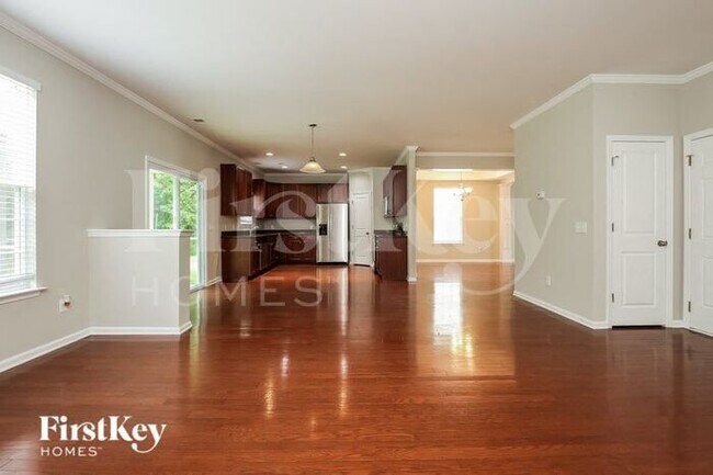 Building Photo - 571 English Oak Cir