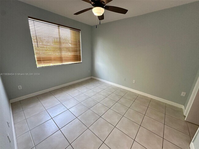 Foto del edificio - 17600 NW 73rd Ave