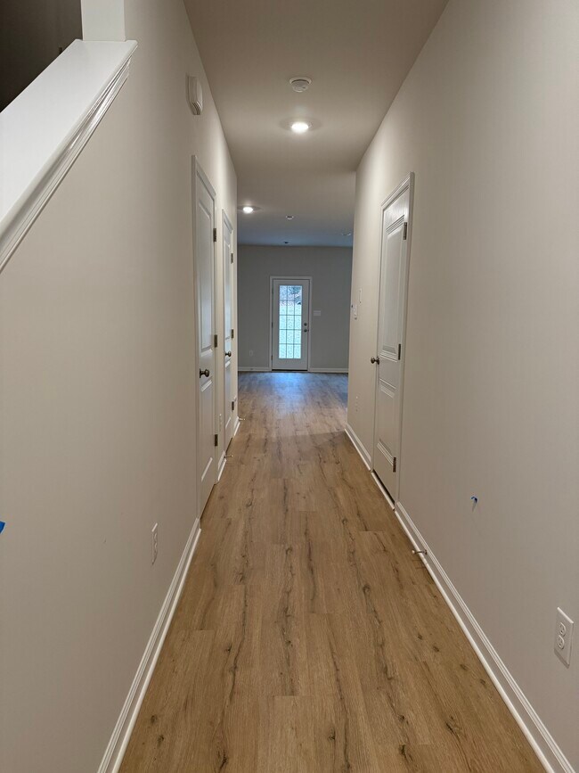 Foto del edificio - 8 Reagan Rd