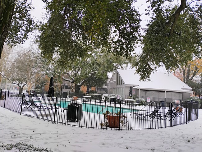 Vista de la piscina - Arbors at Town Square