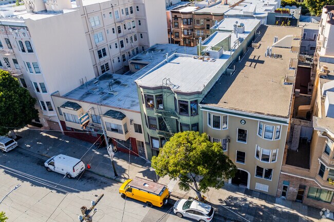 Building Photo - 140 Page St