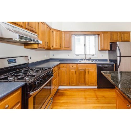 Primary Photo - 39 Falkland St