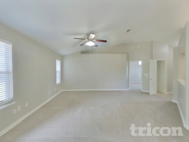 Foto del edificio - 298 Fawnridge Ln