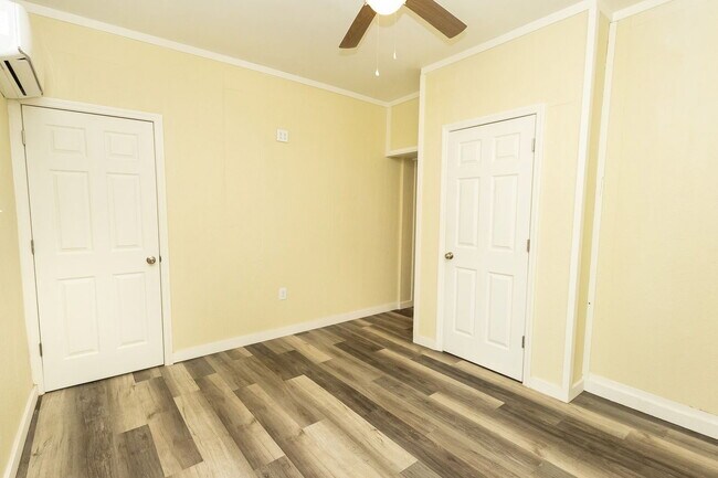 Building Photo - 5640 US-41