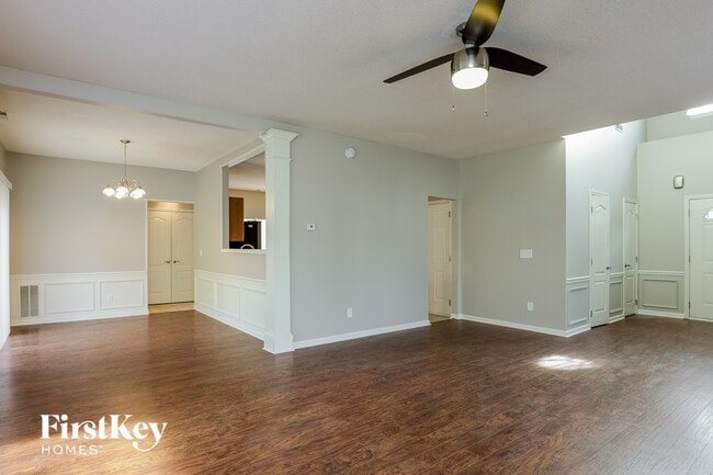 Building Photo - 4817 Loganshire Ln