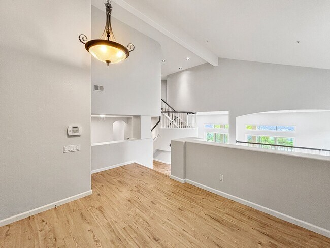Foto del edificio - Spacious & Upgraded 4 Bedroom, 3 Bath Home...