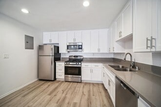 Interior Photo - 170 North Crescent Street