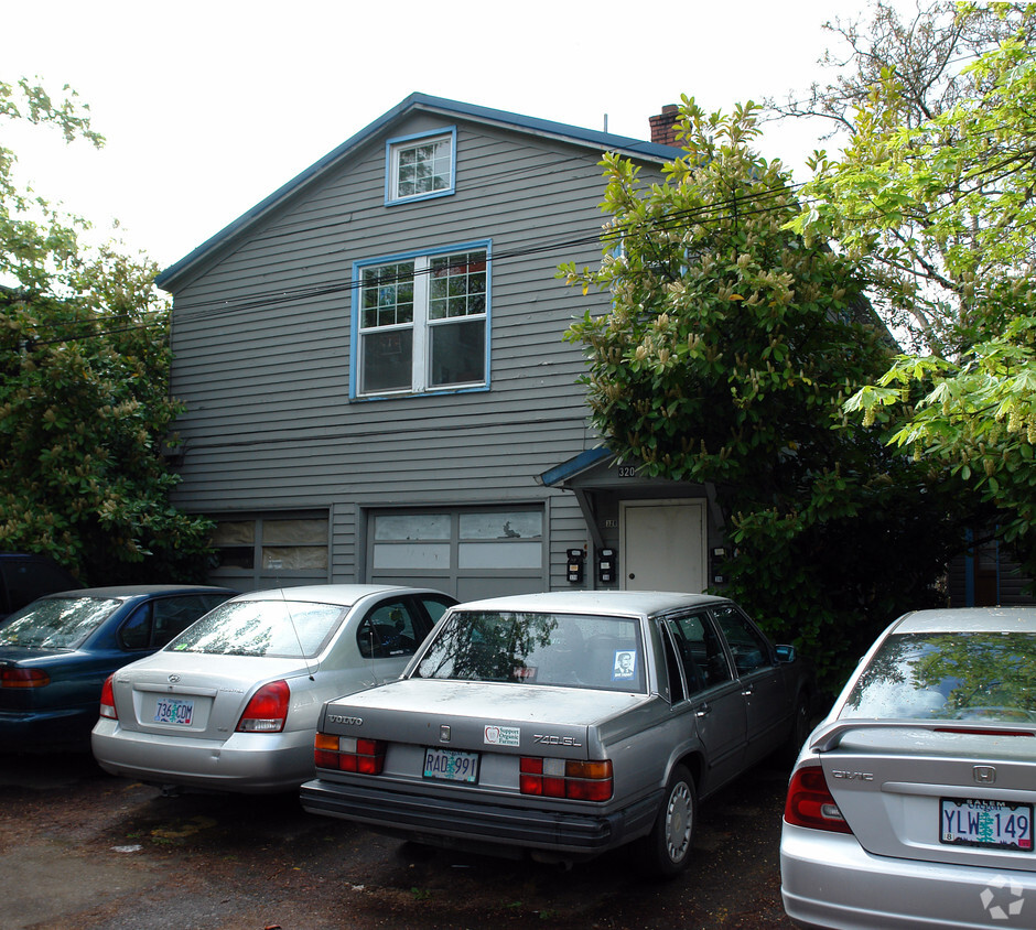 Building Photo - 320 E 15th Ave