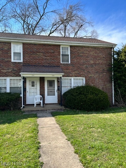 Foto principal - 738 West St