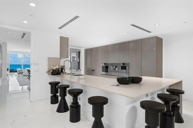 Building Photo - 9349 Collins Ave
