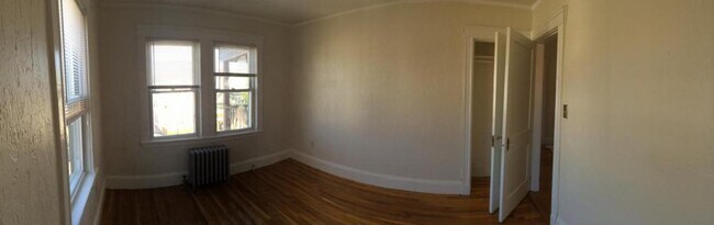 Building Photo - 571 Hyde Park Ave,