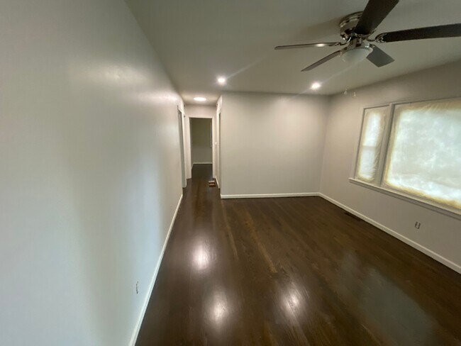 Sala de estar - 3510 S Spring St