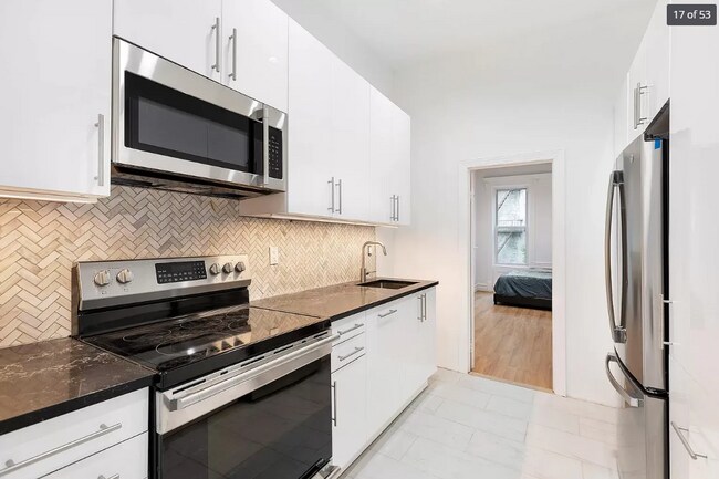 Foto del edificio - 228 W 136th St