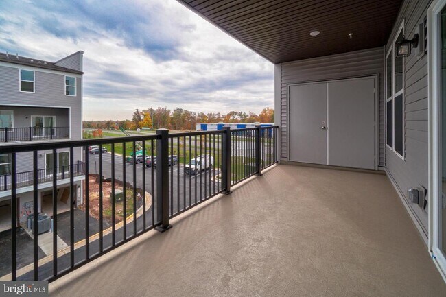 Building Photo - 20285 Newfoundland Sq