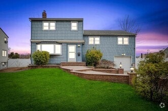 Building Photo - 11 Gardenia Ln
