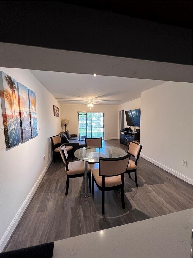 Foto del edificio - 158 NW 92nd Ave