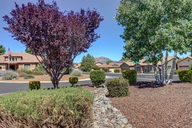 Building Photo - Beautiful 4 bedroom 2 bathroom home in Prescott!