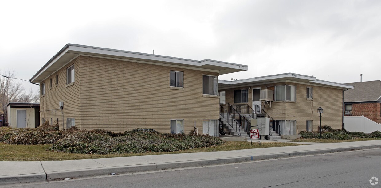 Building Photo - 182-198 E Helm Ave