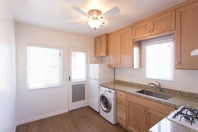 Building Photo - 1 bedroom in San Diego CA 92107