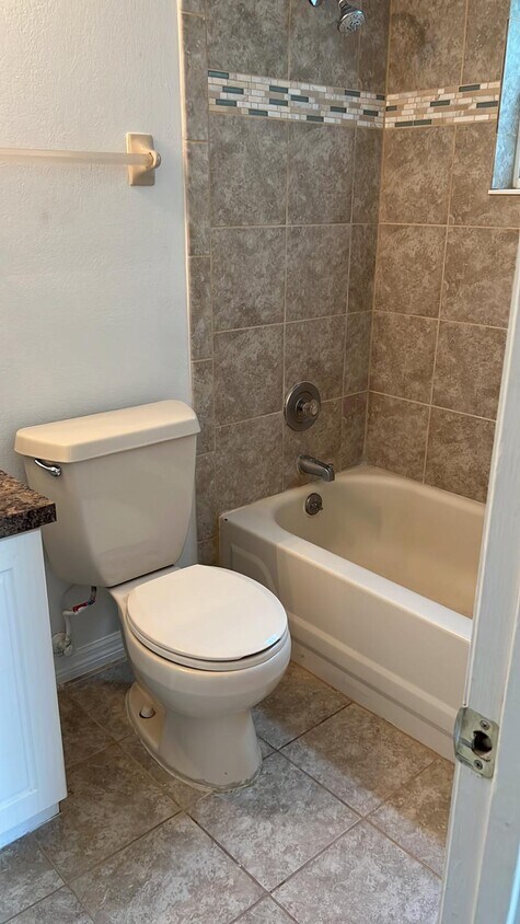 Building Photo - 2425 Barley Club Dr