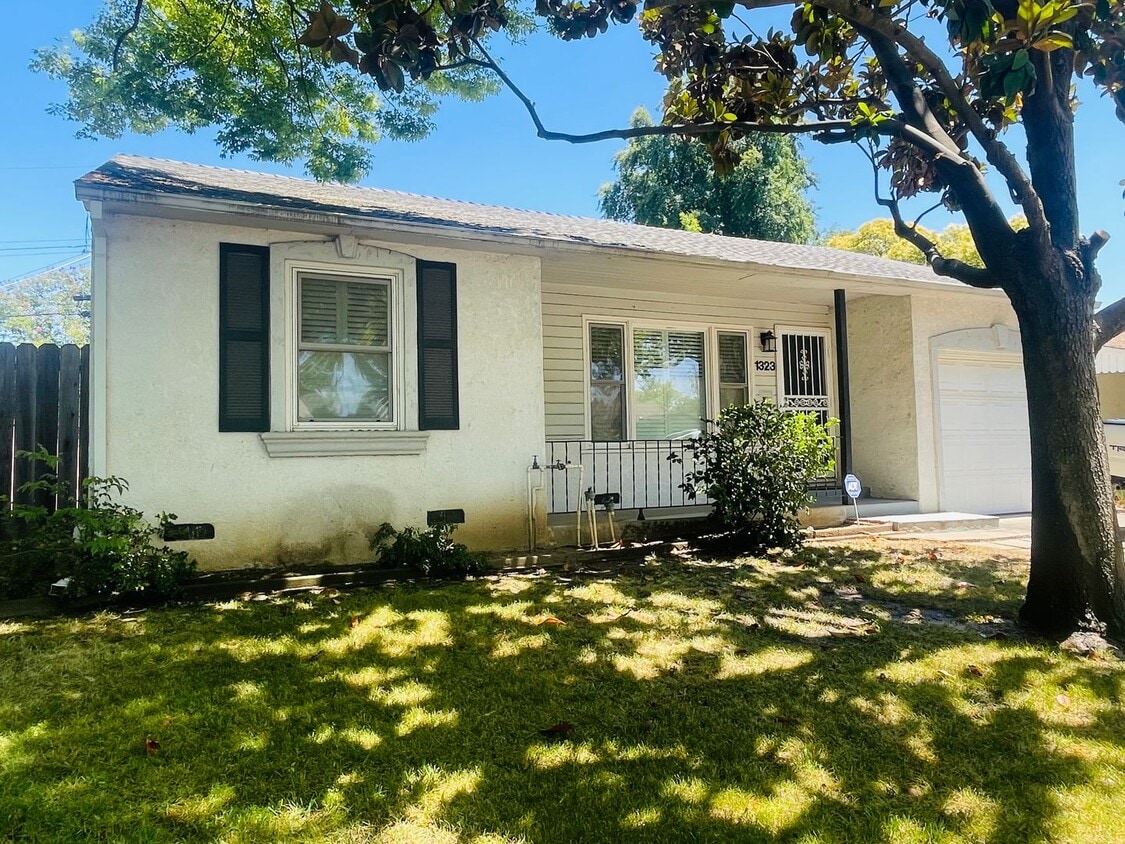 Primary Photo - 1323 62nd St