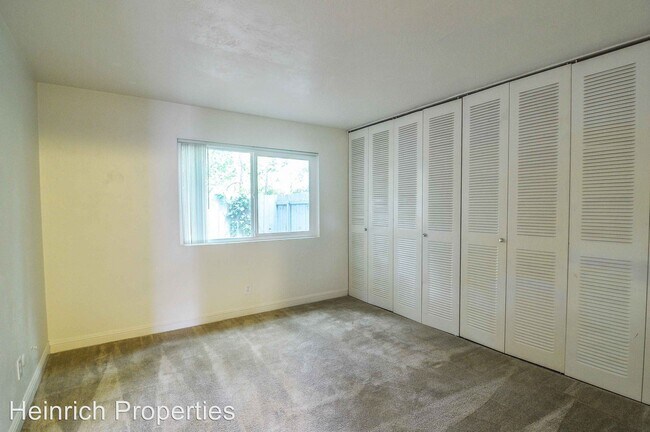 Building Photo - 4500 Del Rio Rd