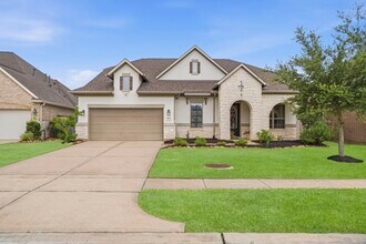 Building Photo - 21723 Albertine Dr
