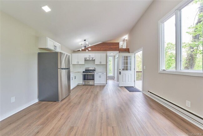 Building Photo - 28 Neher St