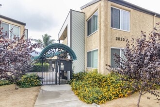 Building Photo - 3030 Montrose Ave